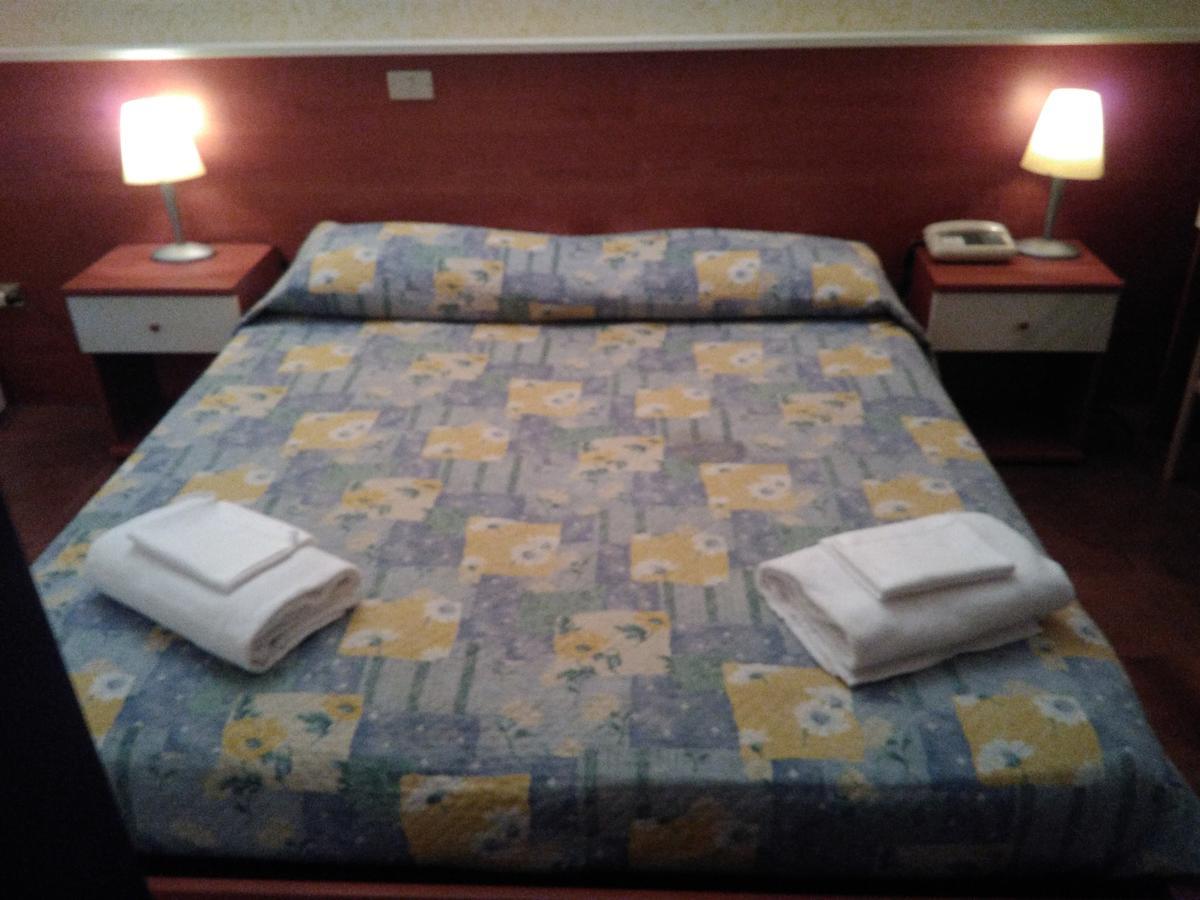 Hotel Elena Верона Экстерьер фото