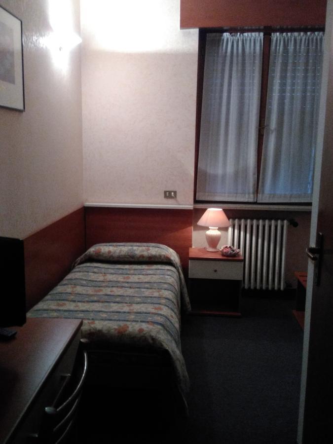 Hotel Elena Верона Экстерьер фото