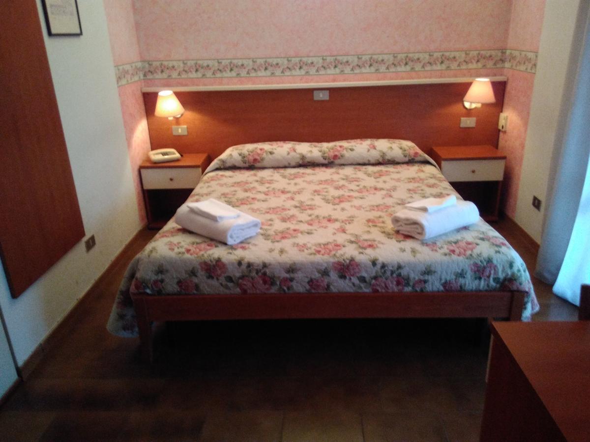 Hotel Elena Верона Экстерьер фото
