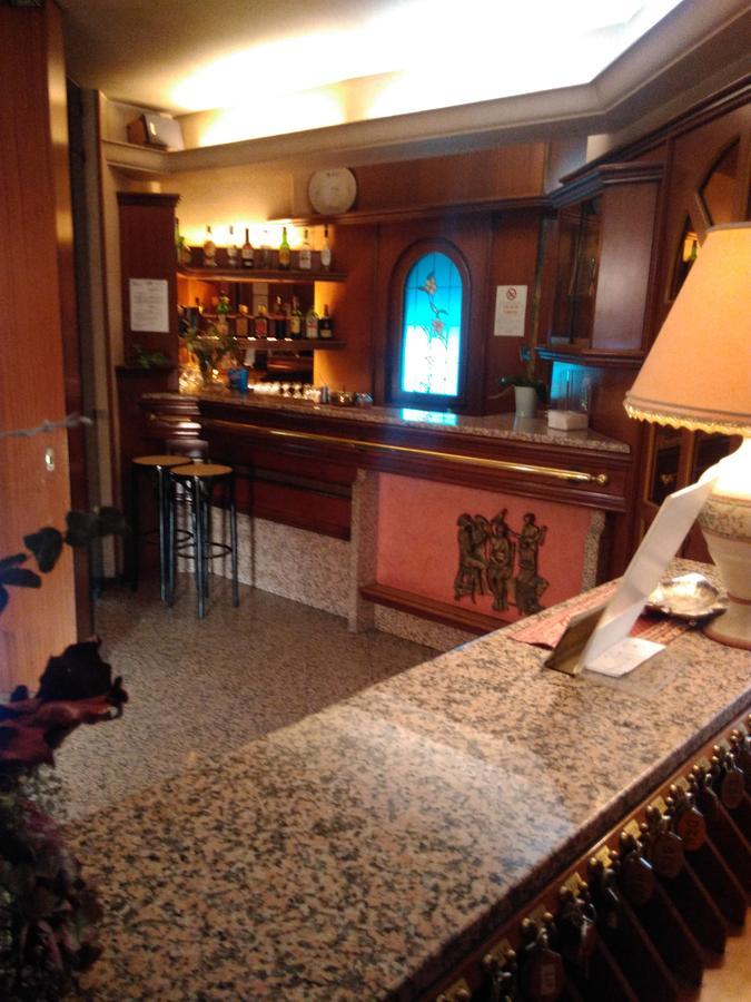 Hotel Elena Верона Экстерьер фото