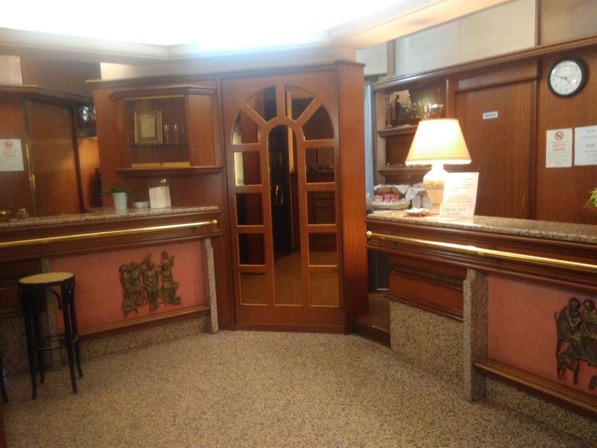 Hotel Elena Верона Экстерьер фото